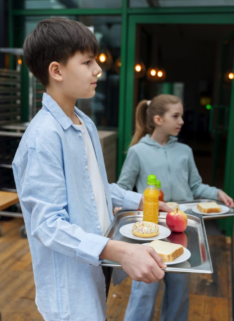 students-having-lunch-canteen